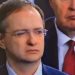 Asystent Putina wyróżnił się zabawnym zachowaniem podczas przemówienia (wideo)