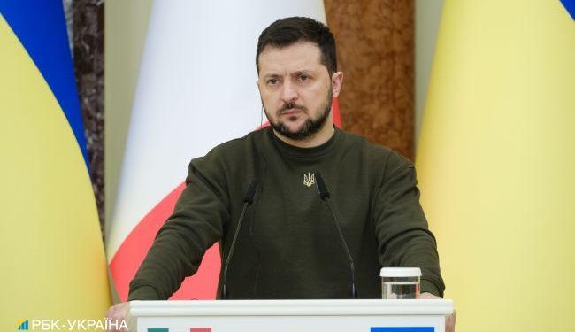 Zełenski podał liczbę spłacanych przez Rosję osiedli na Ukrainie