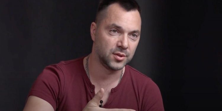 Arestowicz nieoczekiwanie przewidział upadek Ukrainy i doradził, jak uniknąć tragedii