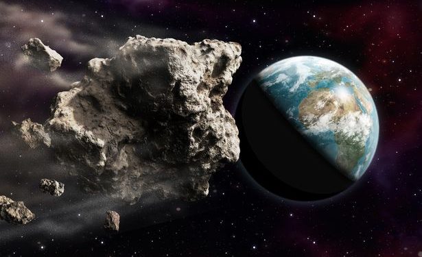Trzy asteroidy wielkości drapacza chmur jednocześnie lecą w kierunku Ziemi: NASA oceniła zagrożenie