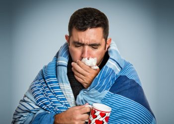 Dlaczego mężczyźni mają ciężej z przeziębieniem niż kobiety: lekarze znaleźli odpowiedź