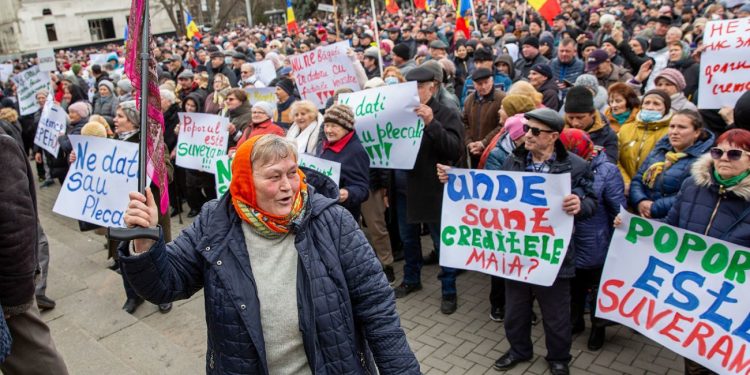 Władzom w Mołdawii grozi obalenie: media informowały o tym, co dzieje się w Kiszyniowie