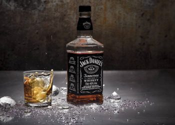 Alkohol jest korzystny dla organizmu: lekarze powiedzieli, co iw jakich dawkach należy pić