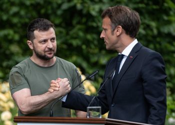 Zełenski zaproponował Macronowi lukratywny interes: Siły Zbrojne Ukrainy dowiedziały się, jakie czeka ich wzmocnienie