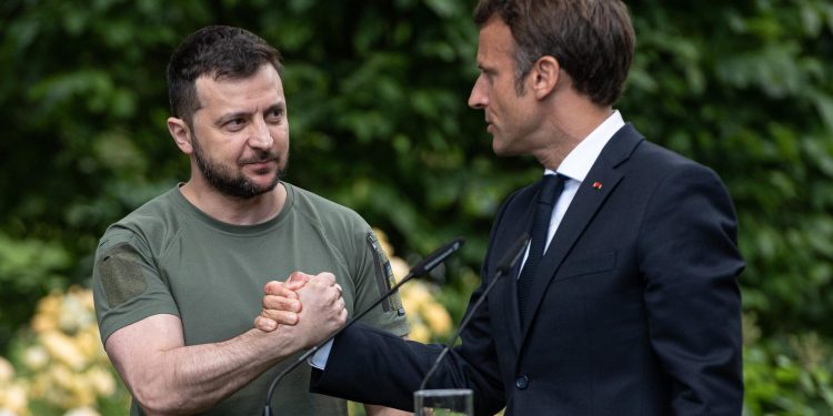 Zełenski zaproponował Macronowi lukratywny interes: Siły Zbrojne Ukrainy dowiedziały się, jakie czeka ich wzmocnienie