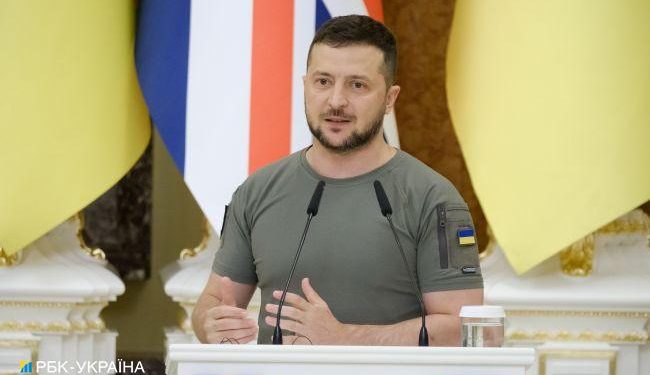 Zełenski przyjechał do Londynu po wizycie we Francji