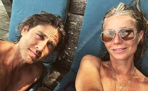 Odważne selfie: Gwyneth Paltrow opala się topless podczas wakacji we Włoszech