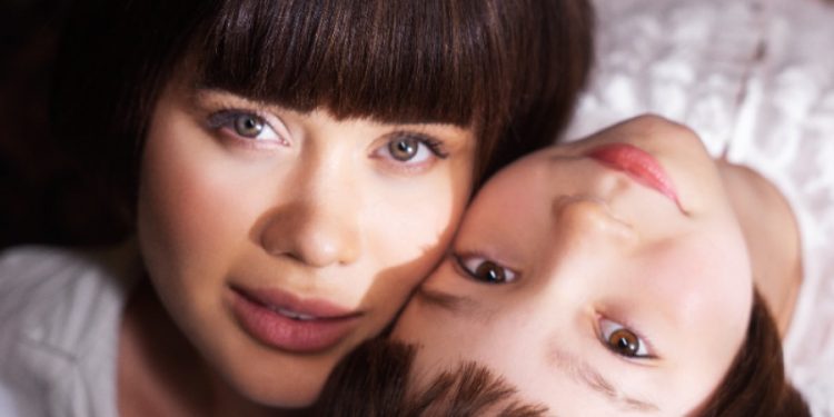 Piosenkarka Lida Lee po raz pierwszy pokazała swoje „dziecko” w teledysku do piosenki „Wake up”