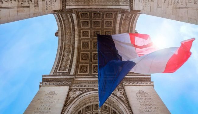 Francja zwiększyła przyłbice wojskowe, aby pomóc Ukrainie stawić czoła globalnym zagrożeniom