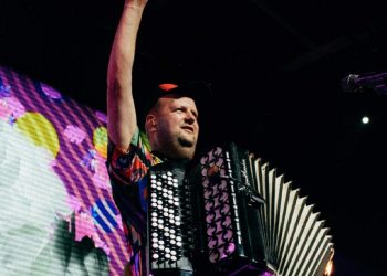 Legendarna grupa TIK wydała album 18+ i zaśpiewała z Bilykiem