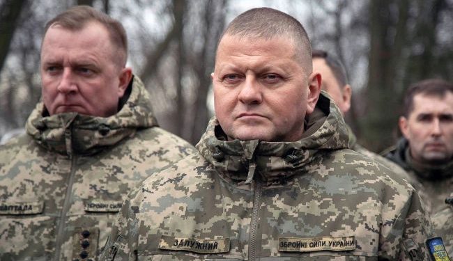 Załużny powiedział Stanom Zjednoczonym, że Ukraina jest o krok od przebicia się przez front – informuje WSJ