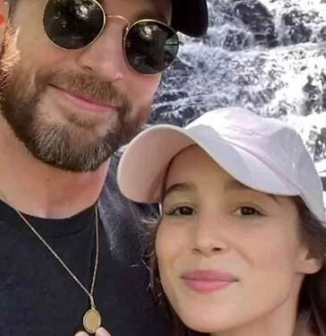 Chris Evans i Alba Baptista pobrali się