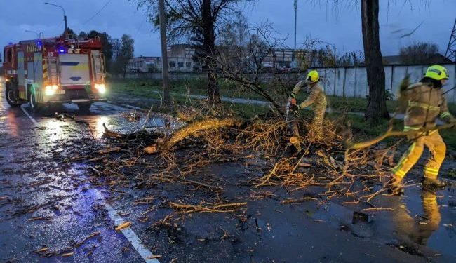 W Kijowie w wyniku nieszczęść zginęły dwie osoby, zwiększył się także rozmiar ruin