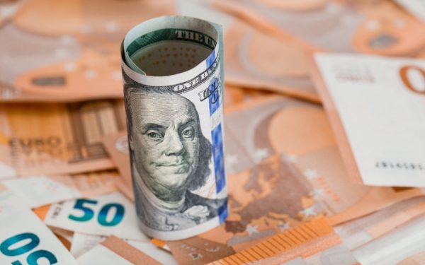 Kursy walut na dzień 29 grudnia: dolar i euro na rynku kasowym wzrosły o 40 kopiejek