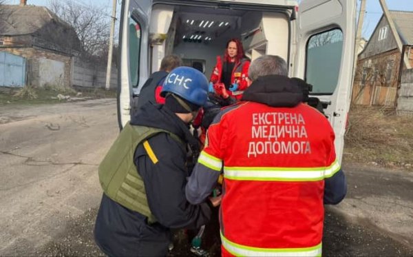 В Никополе из-за вражеских атак погиб мужчина, еще одна женщина ранена