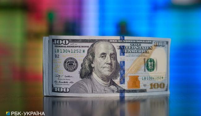 Deficyt walutowy: NBU zwiększył sprzedaż dolarów z rezerw 1,6 razy