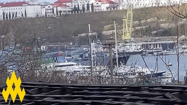 Burza ucichła: ATESH poinformował o przeniesieniu pojazdów nośnych rosyjskiej Floty Czarnomorskiej do Sewastopola (zdjęcie)
