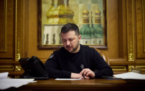 Zełenski i Macron rozmawiali o przygotowaniu gwarancji bezpieczeństwa