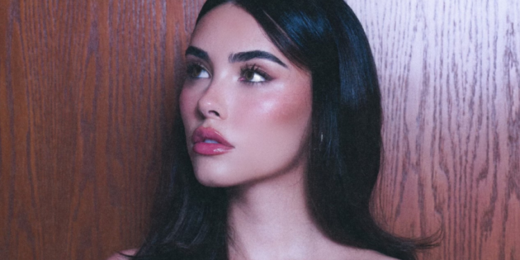 Madison Beer miała na sobie szykowną gorsetową sukienkę ukraińskiej marki