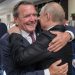 Schröder pochwalił Scholza za odmowę podarowania Ukrainie Byka
