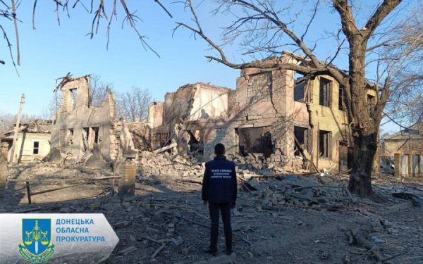 W nocy najeźdźcy wystrzelili 6 rakiet S-300 w kierunku miasto Selidovo w obwodzie donieckim, są ranni W nocy najeźdźcy wystrzelili 6 S-30 rakiety