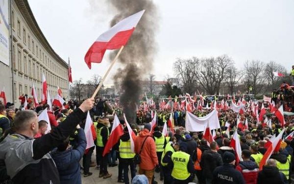 Polscy rolnicy rozpoczęli blokowanie granicy z Niemcami