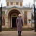 Mit kościelny: czy kobiety mogą chodzić do kościoła w spodniach?