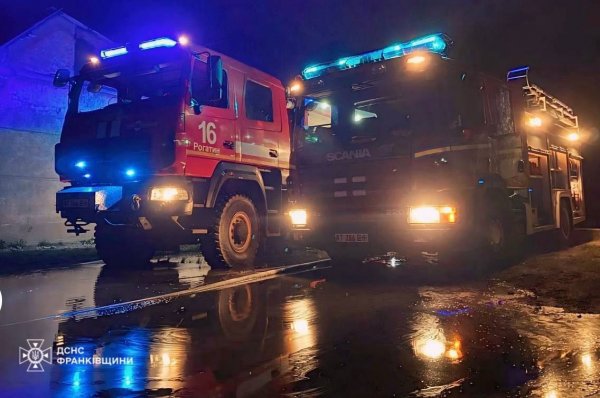 Wybuchł pożar na dużą skalę w obwodzie iwanofrankowskim w wyniku ostrzału wroga
