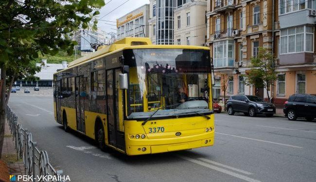 Część Charkowa została pozbawiona prądu: miasto ma problemy z transportem i dostawami wody