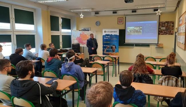 Powołanie służb konsularnych. Polska chce rozmawiać z Ukrainą o żywieniu studentów