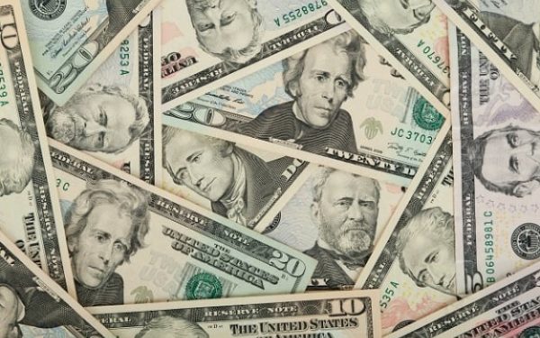 Kursy walut wieczorem 26 kwietnia: dolar i euro wzrosły na rynku międzybankowym