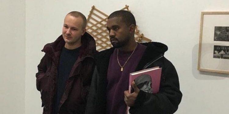 Kanye West wypuścił koszulkę z rosyjskim napisem