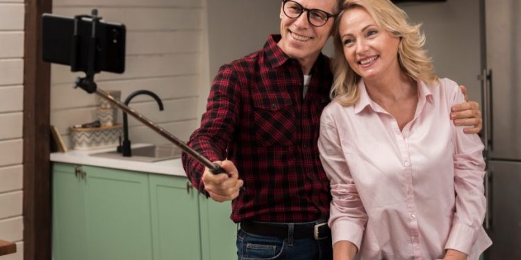 Randki po 40: 7 wskazówek, jak znaleźć bratnią duszę