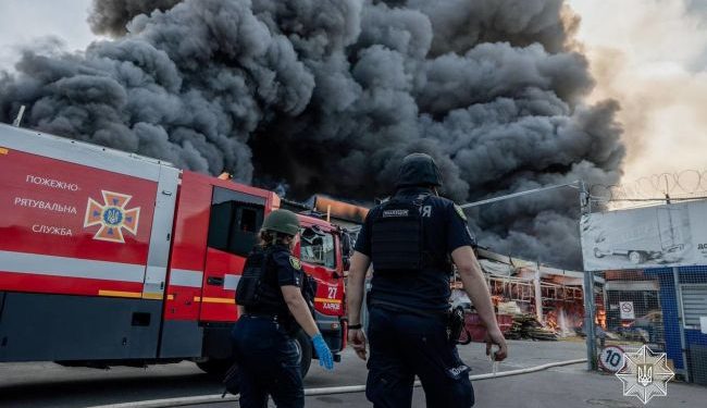W Charkowie liczba ofiar w dalszym ciągu rośnie po uderzeniu w Epicentrum