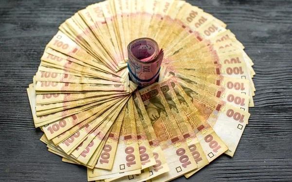 Hrywna spada do rekordowego poziomu: NBU obniżyło oficjalny kurs wymiany o 19 kopiejek