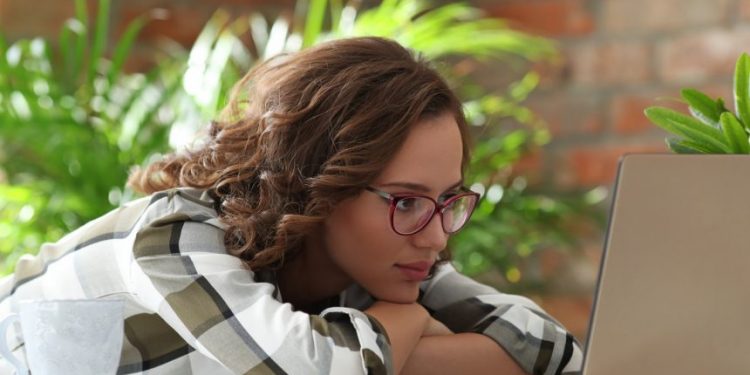 Masz problemy z wykonaniem zadań w pracy? Być może masz rozproszoną uwagę
