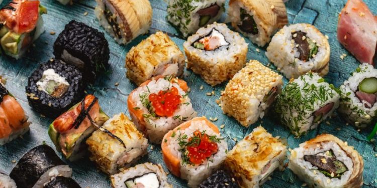 Czy w ciąży można jeść sushi? Odpowiedź lekarza