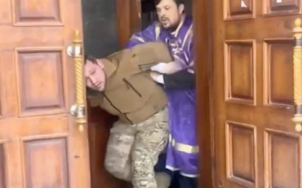 Sąd skazał duchownego UKP-MP z Chmielnickiego, który pobił wojskowego Sąd skazał duchownego UPC posła Chmielnickiego, który pobił wojskowego