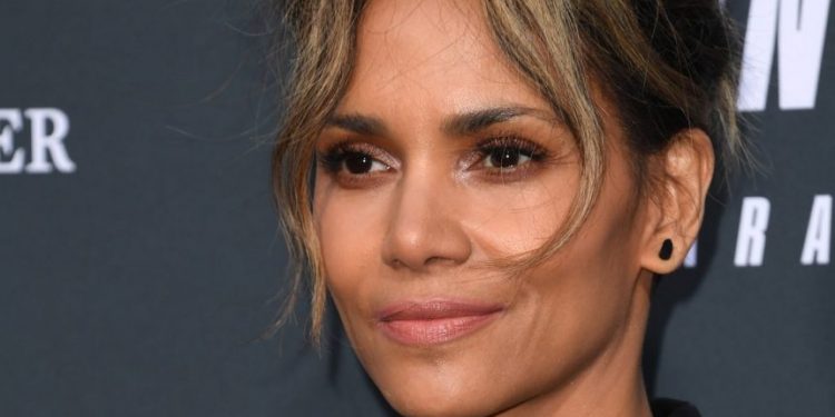 Nago na balkonie: Halle Berry opublikowała imponujące zdjęcie