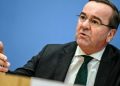 Szef niemieckiego Ministerstwa Obrony wypowiedział się przeciwko wysyłaniu niemieckich instruktorów wojskowych na Ukrainę