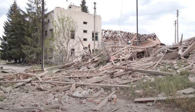 Vovchansku, które stara się powstrzymać pragnienia Rosjan, traci około 300-400 mieszkańców