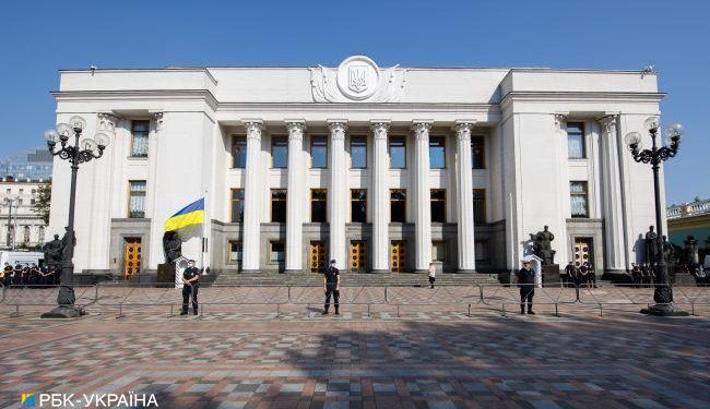 Komisja pochwaliła kontynuację obozu wojskowego i mobilizację: od czasu głosowania w parlamencie