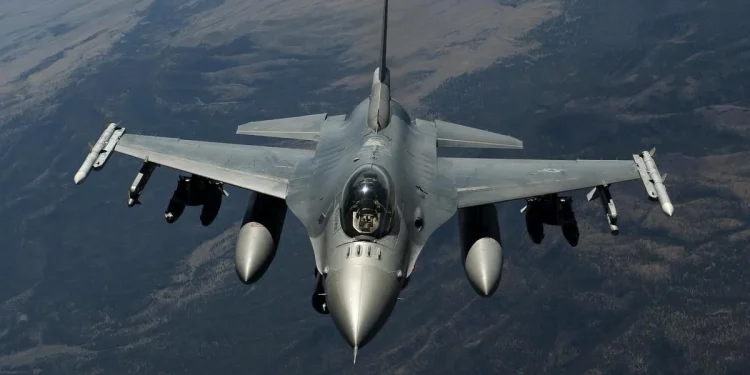 Jak myśliwce F-16 zmienią sytuację na froncie: odpowiedź amerykańskiego generała