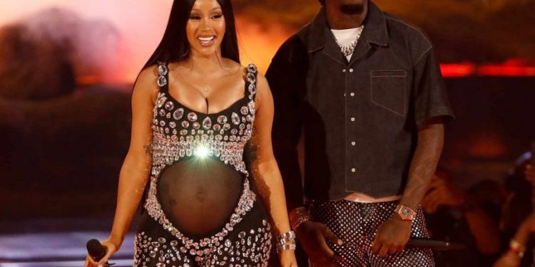 Cardi B jest ponownie w ciąży ze swoim zdradzającym mężem