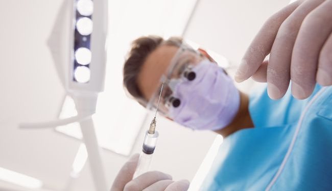 Członkowie służby wojskowej i weterani mogą bezpłatnie odwiedzać dentystę: jak to zrobić