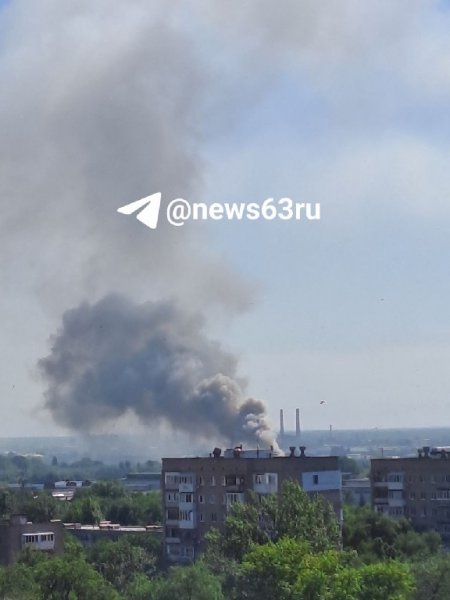 Rano w Samarze w Rosji wybuchł pożar w magazynie, materiał filmowy z zdarzenia został pokazany w Internecie.