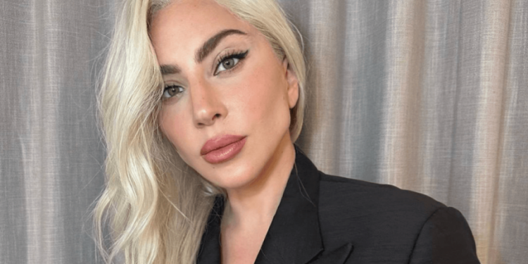 Lady Gaga wystąpiła w luksusowej sukience ukraińskiej marki