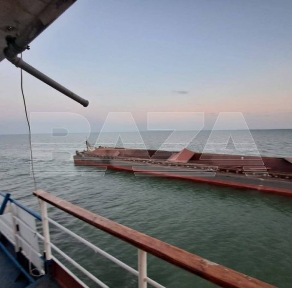 Drony w zatoce Taganrog zaatakowały holownik i barkę z najeźdźcami, rosyjskie media pokazały materiał filmowy
