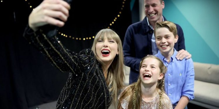 Książę William szaleńczo tańczył na koncercie Taylor Swift (wideo)