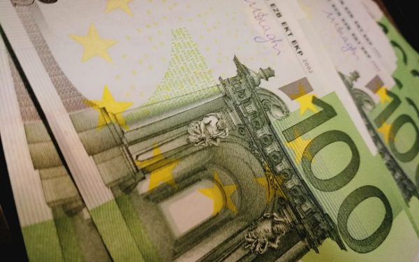 Kursy walut wieczorem 28 czerwca: dolar i euro wzrosły na rynku międzybankowym
